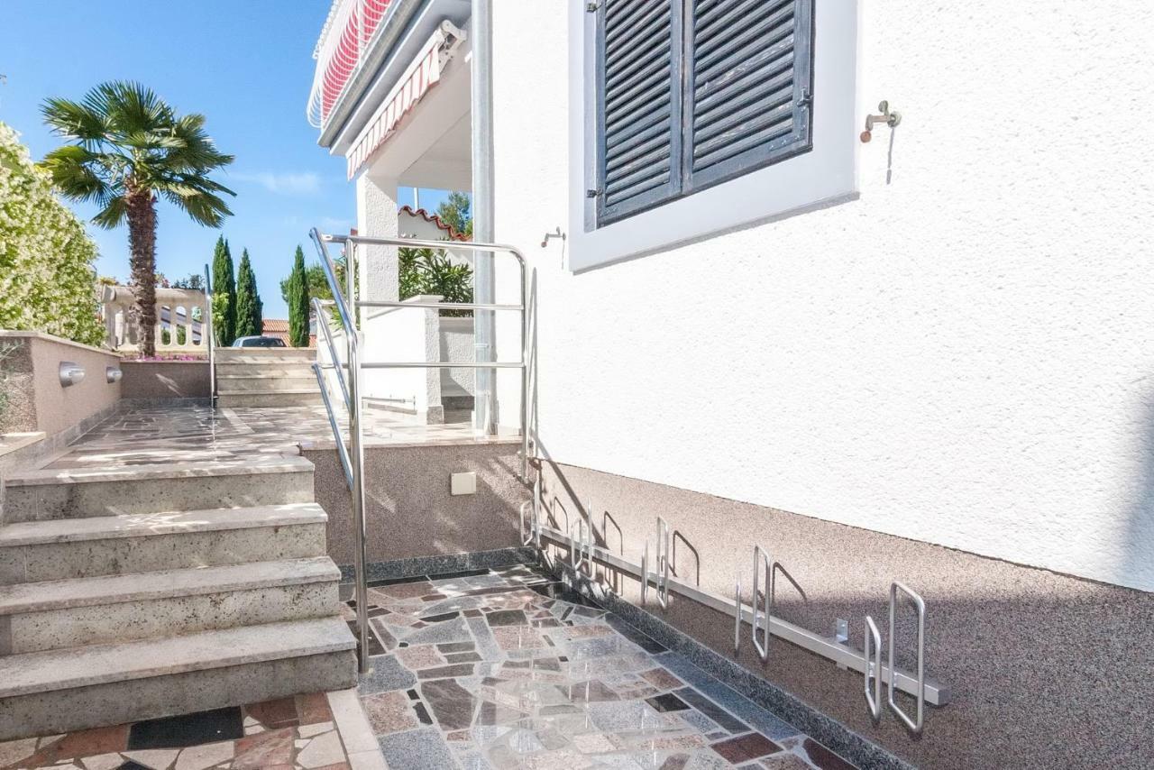Villa California Poreč Kültér fotó