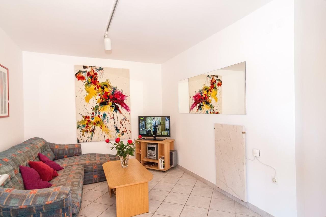Villa California Poreč Kültér fotó