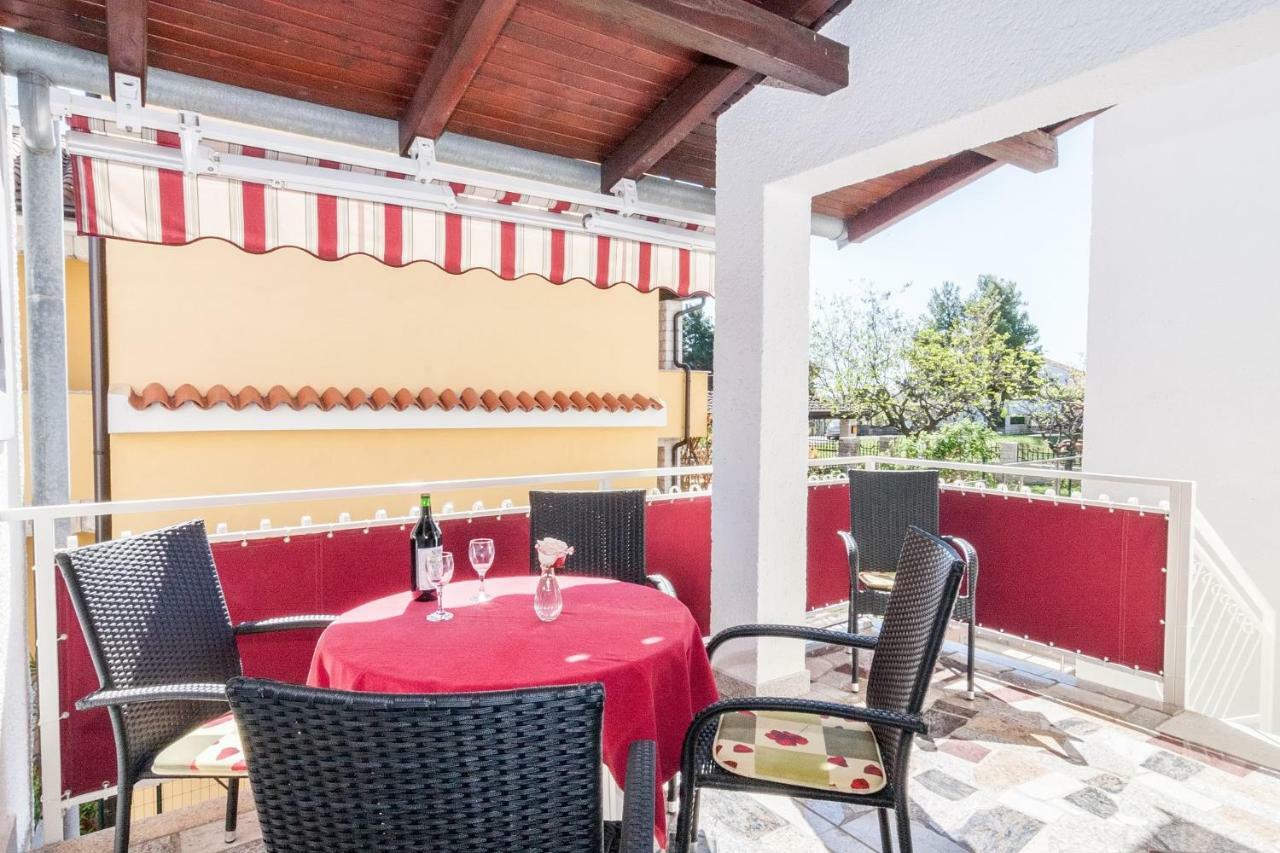 Villa California Poreč Kültér fotó