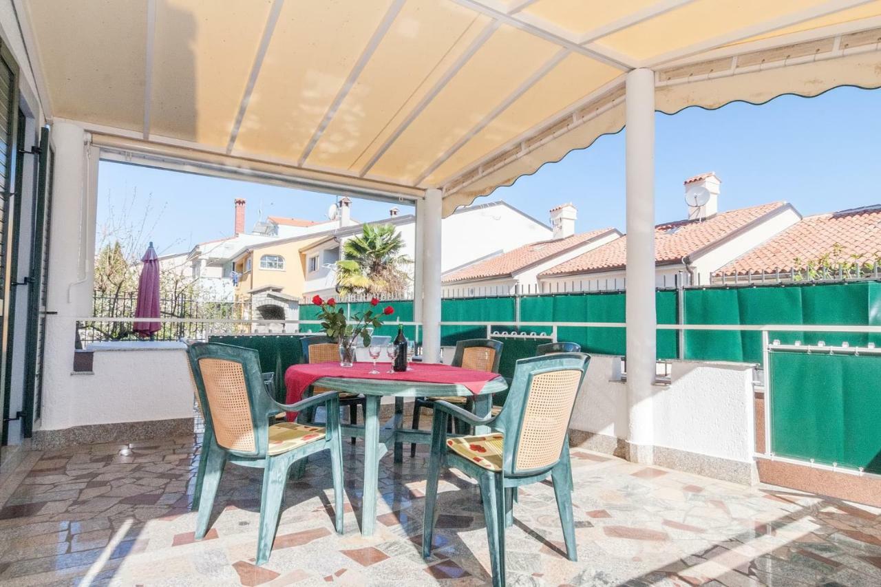 Villa California Poreč Kültér fotó