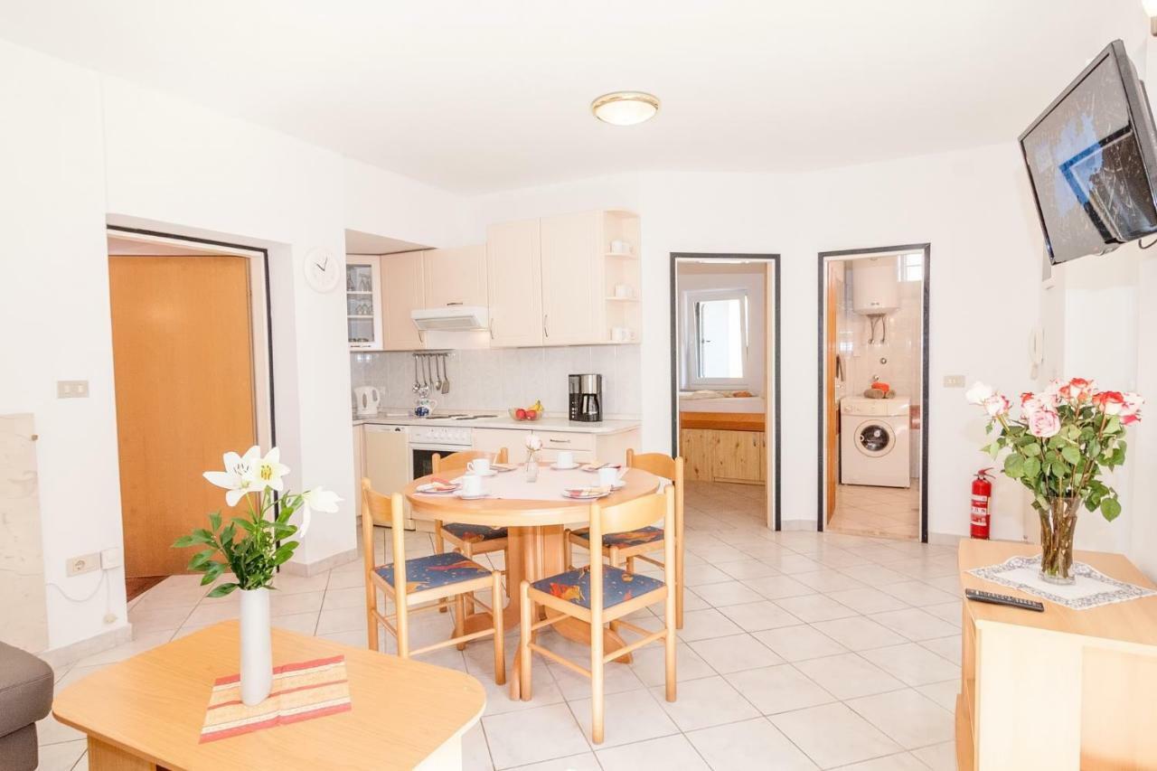 Villa California Poreč Kültér fotó