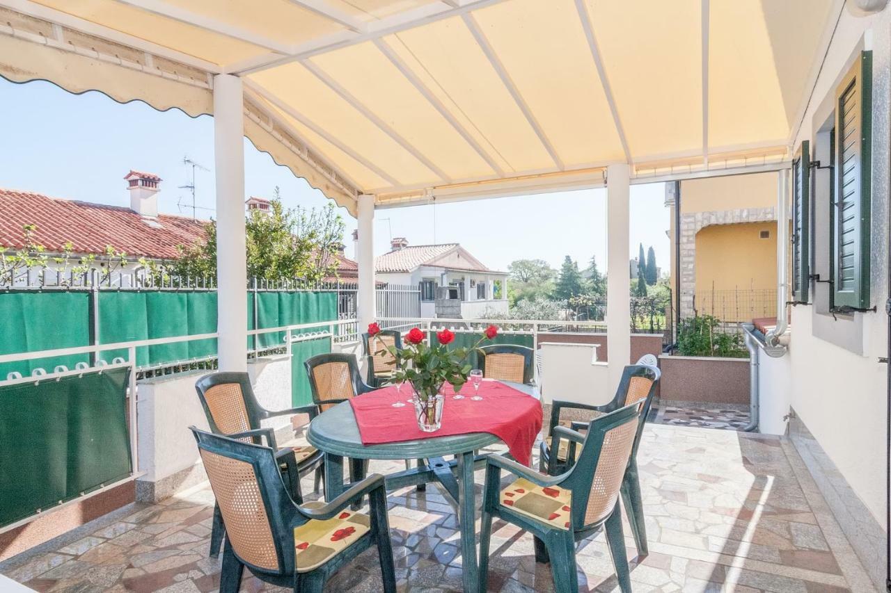 Villa California Poreč Kültér fotó